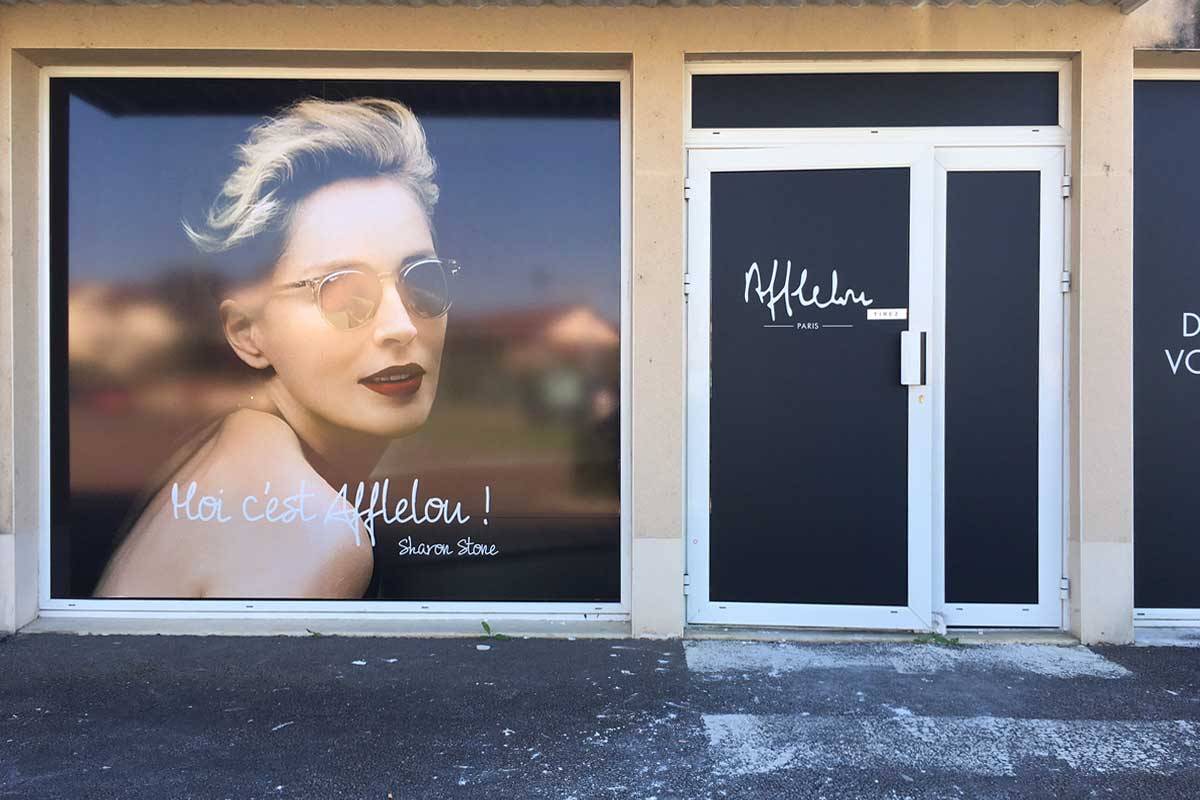 Conception et impression d'étiquette adhésive et vitrophanie Bordeaux (33) en Gironde