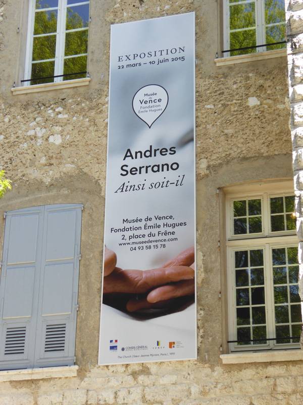 bâche tendue de format 1500x6000 sur un cadre déporté en acier