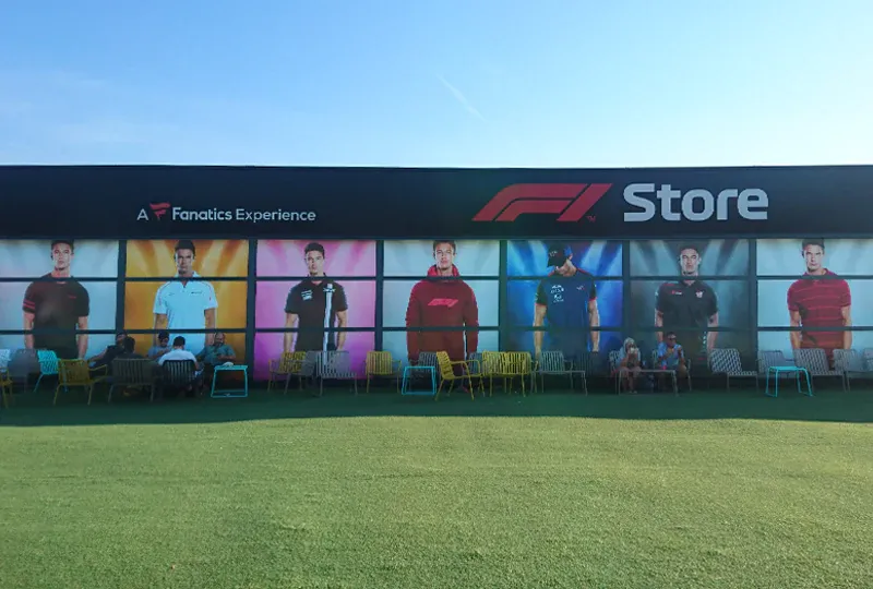 Habillage du pop-up store<br>goodies et fan-club<br>pour le grand prix F1 du Castellet.<br>#Nocturne #Polyptyque #Marketing