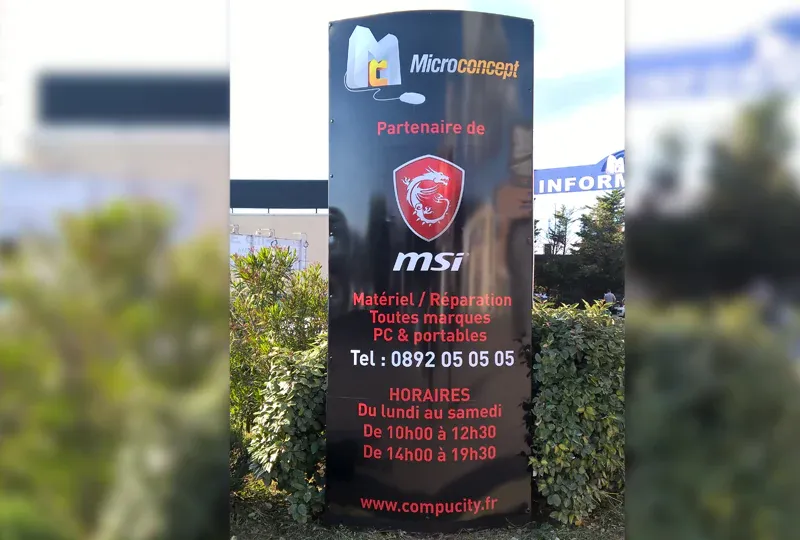 Totem de signalétique et d'information<br>pour une boutique informatique<br>#Covering #Dibond