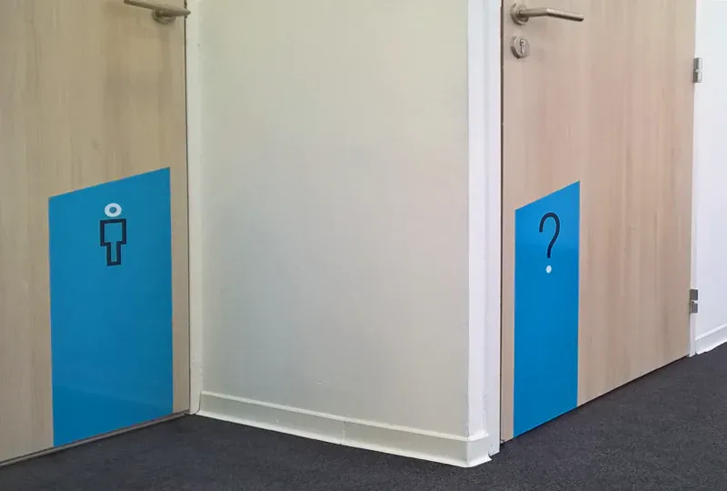 Vinyle adhésif imprimé pour signalétique intérieure.<br>#BienEtreAuBureau #ImageDeMarque